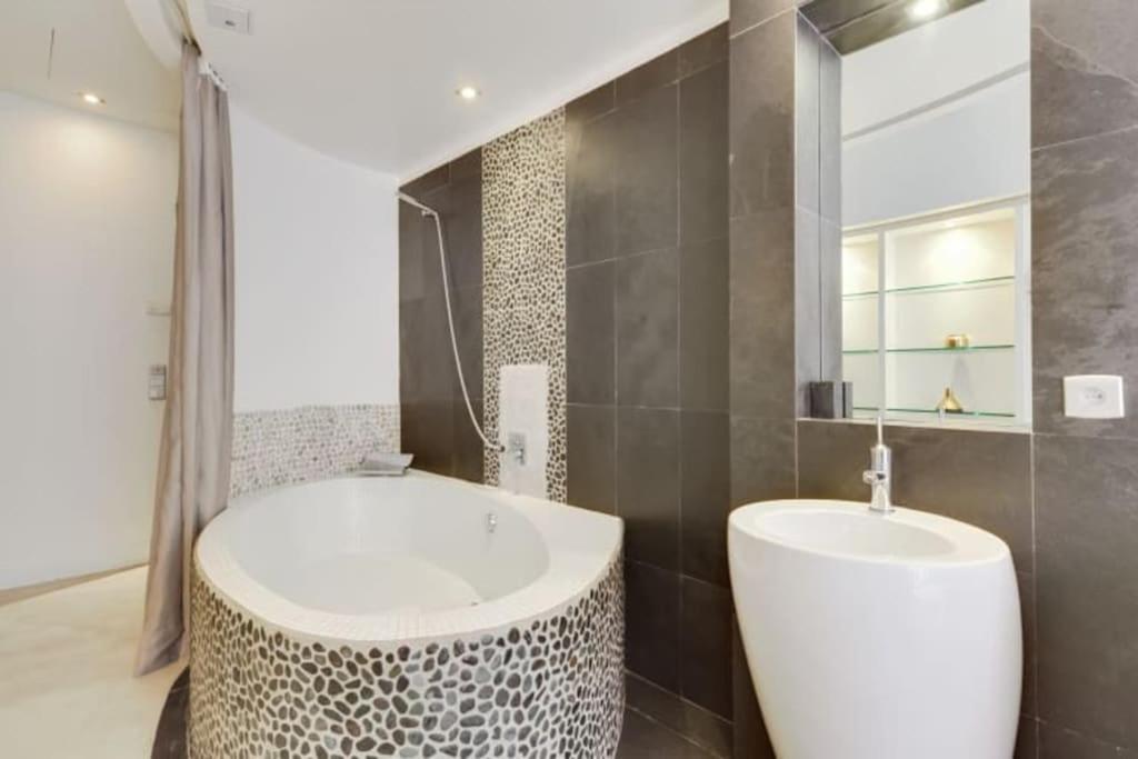 Magnifique Appartement Parisien - Marais Dış mekan fotoğraf